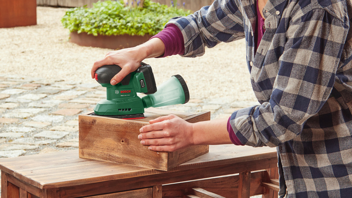 Bosch EasySander 18V-8 batteridrevet multisliper
